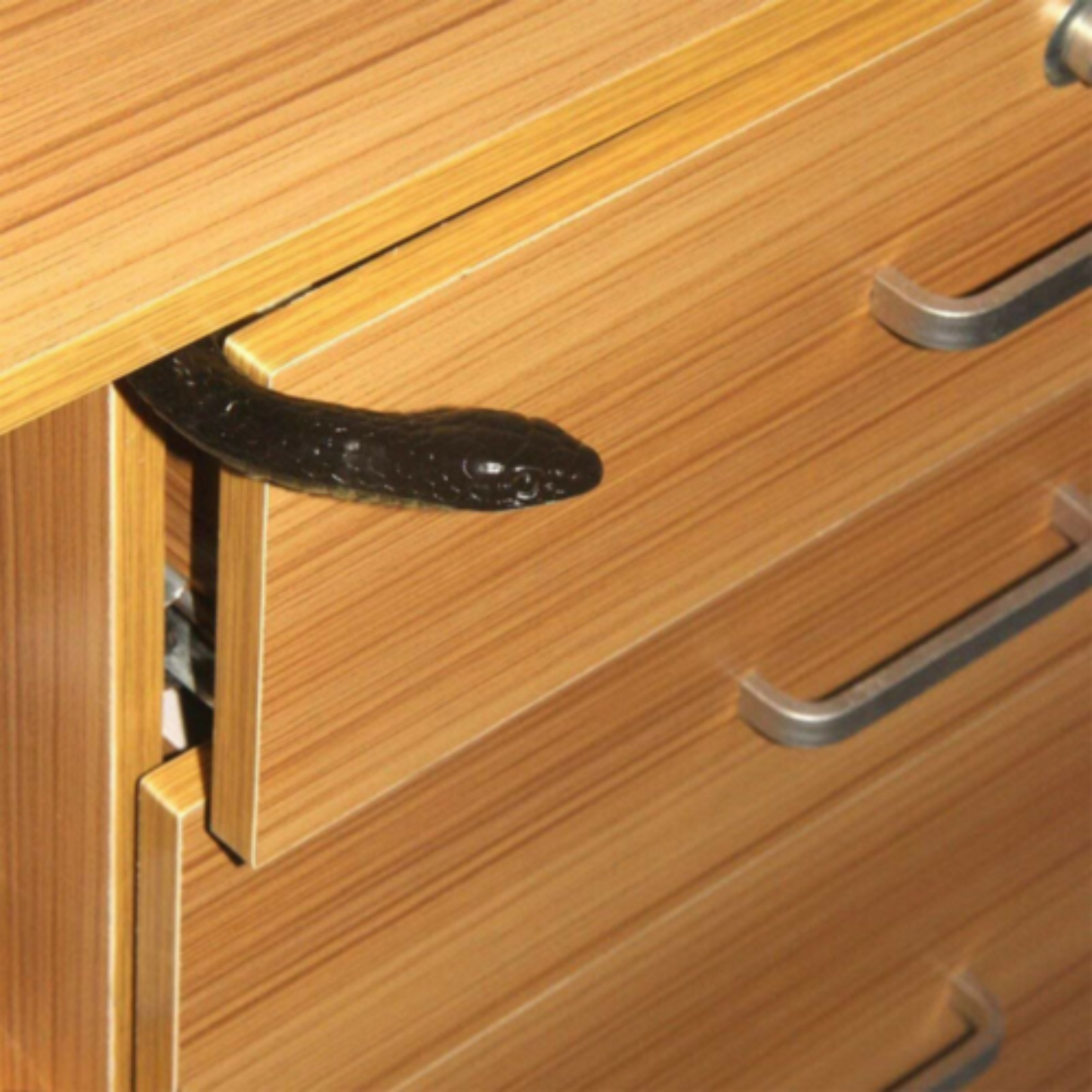 1.3m Realistic Rubber Snakes Fake Garden Pretend Trick Simulation Toy