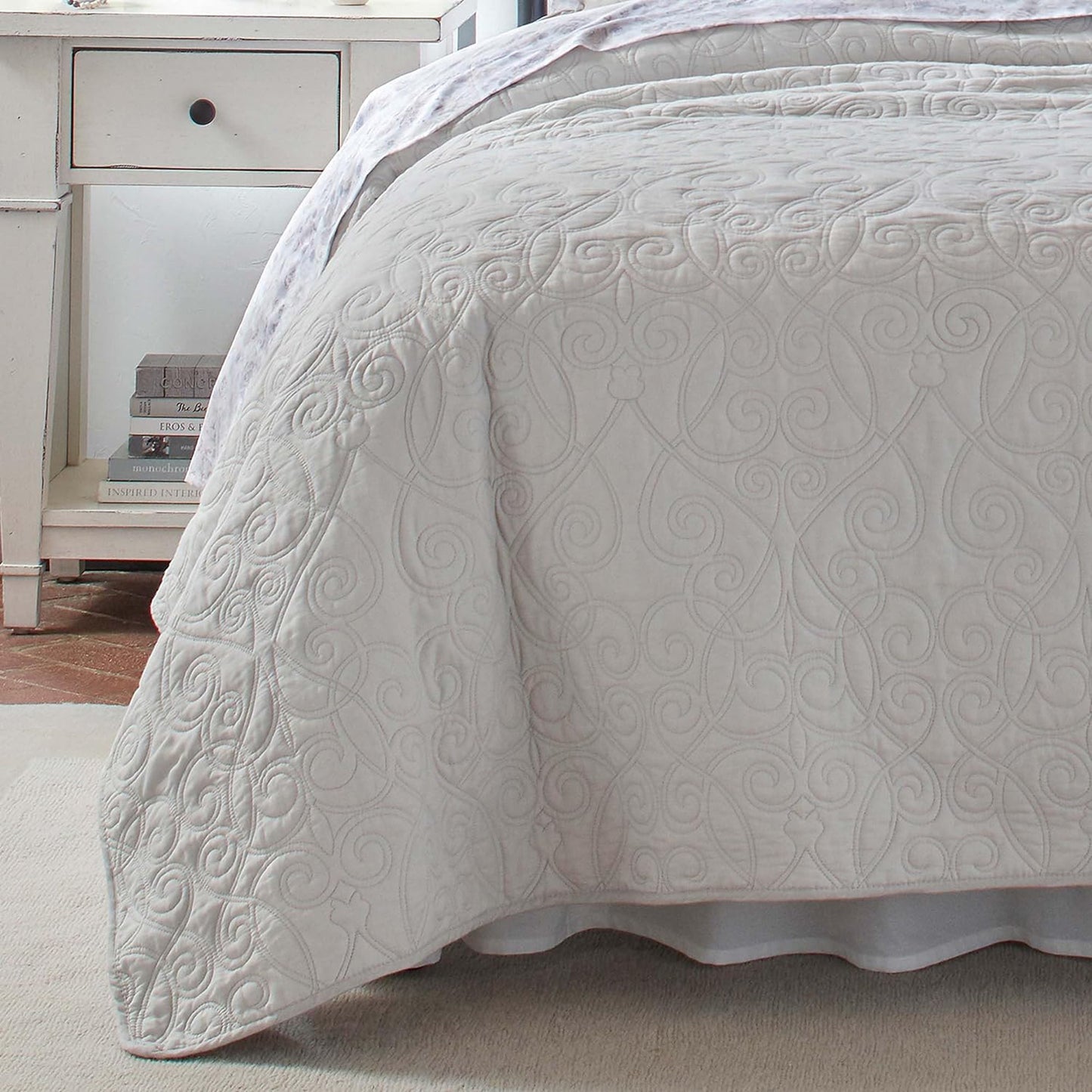 100% Cotton, Reversible All Season Bedding Quilt Set - Soft Grey